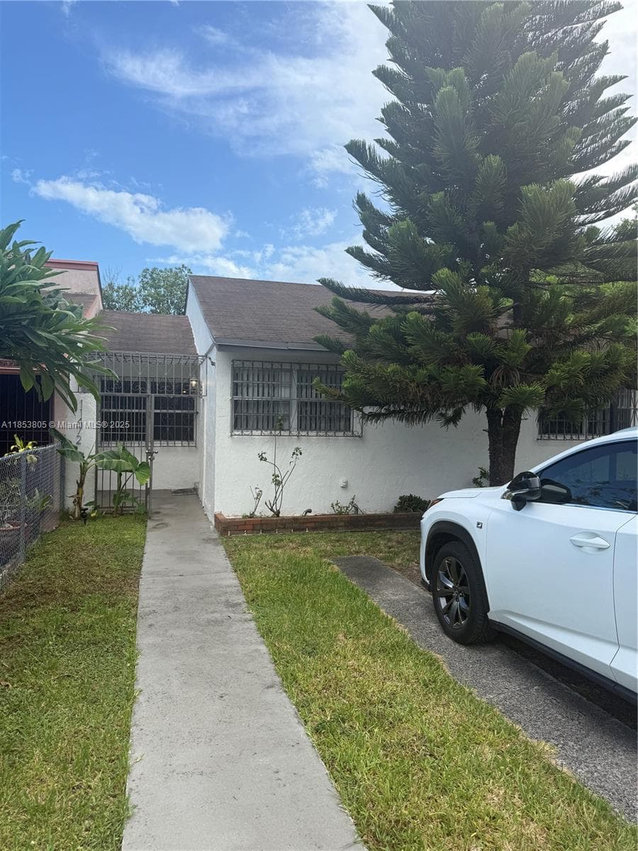 11472 SW 4th St photo 32