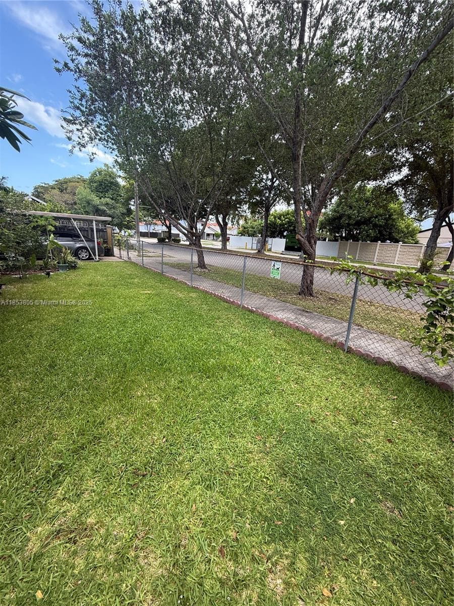 11472 SW 4th St photo 8