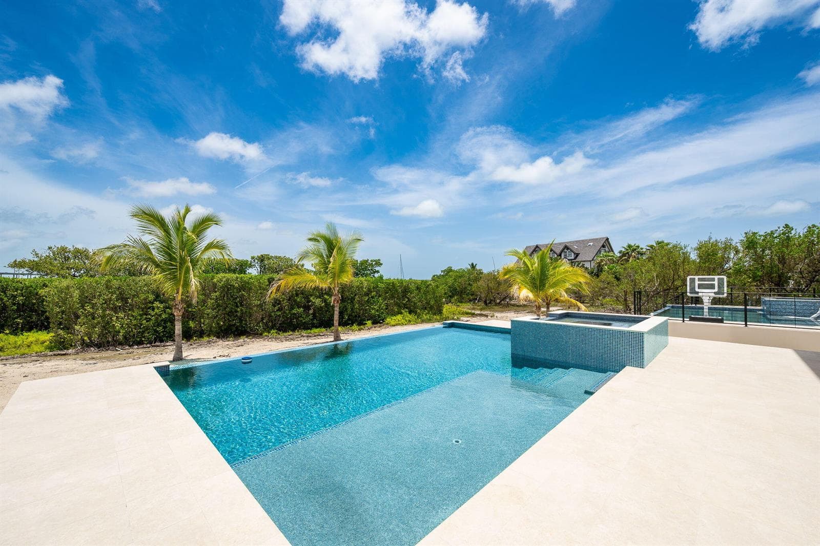 4-web-or-mls-NDP-231-E-Shore-6-8096