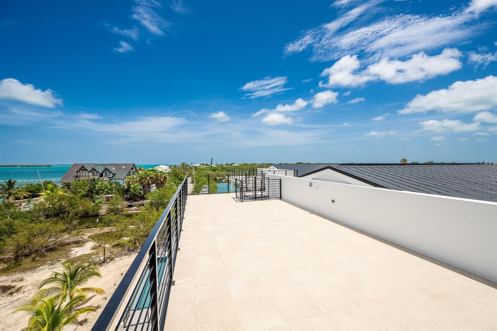 82-web-or-mls-NDP-231-E-Shore-6-8406