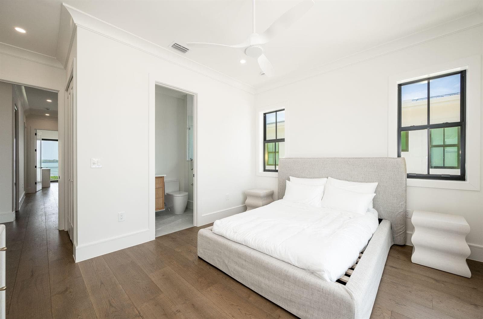 44-web-or-mls-NDP-231-E-Shore-6--17