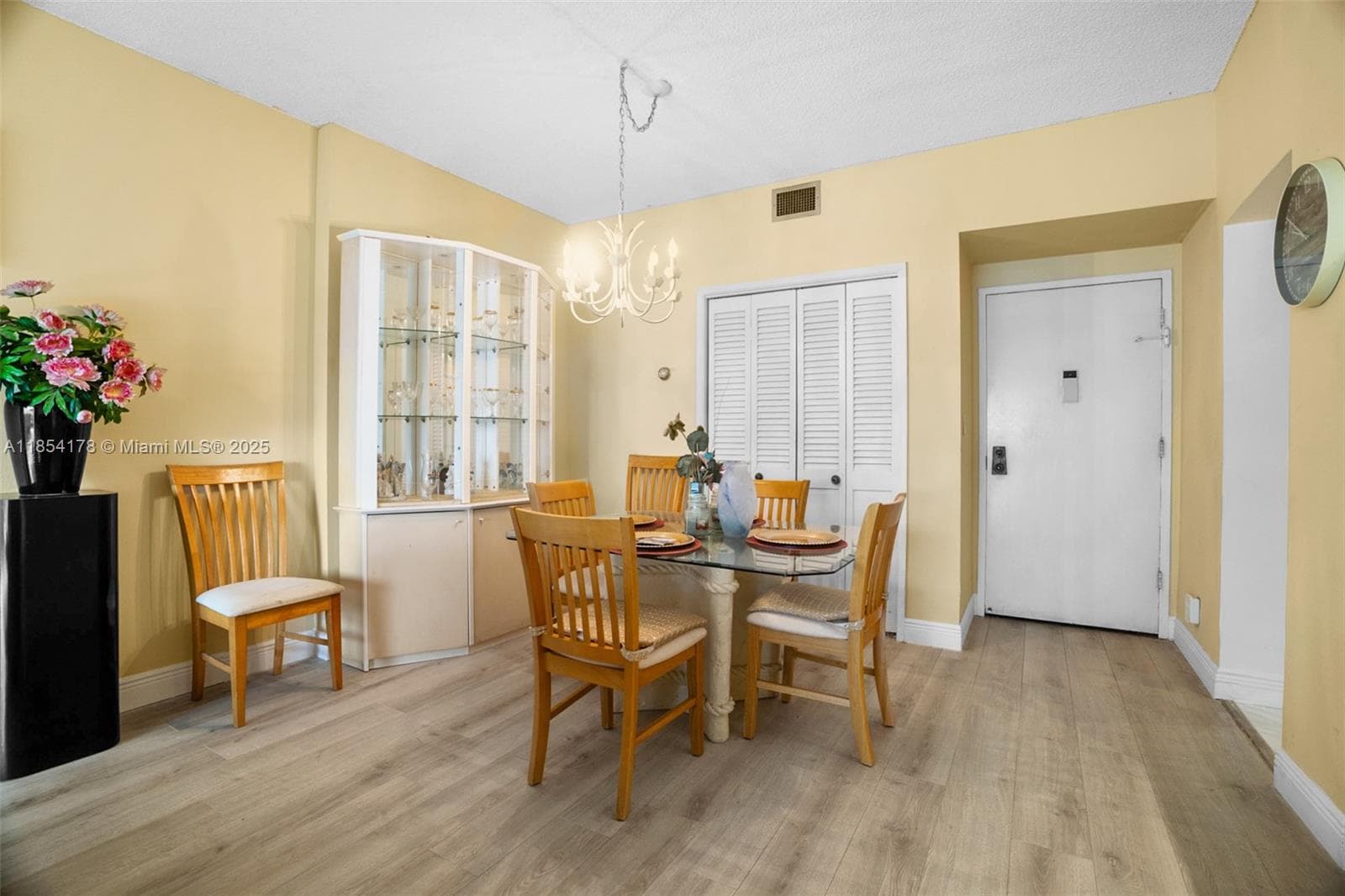 HILLCREST EAST NO 22 · #118 in Hollywood - Photo 7