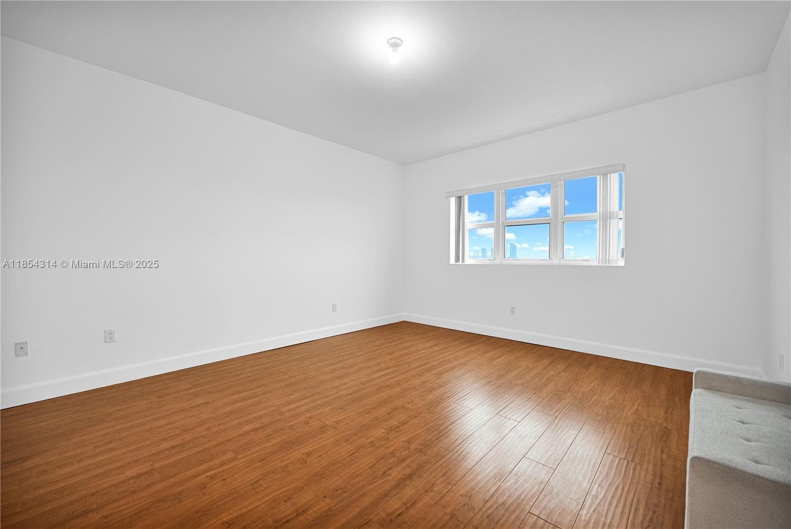 ONE FIFTY ONE AT BISCAYNE · #1605 in North Miami - Photo 10