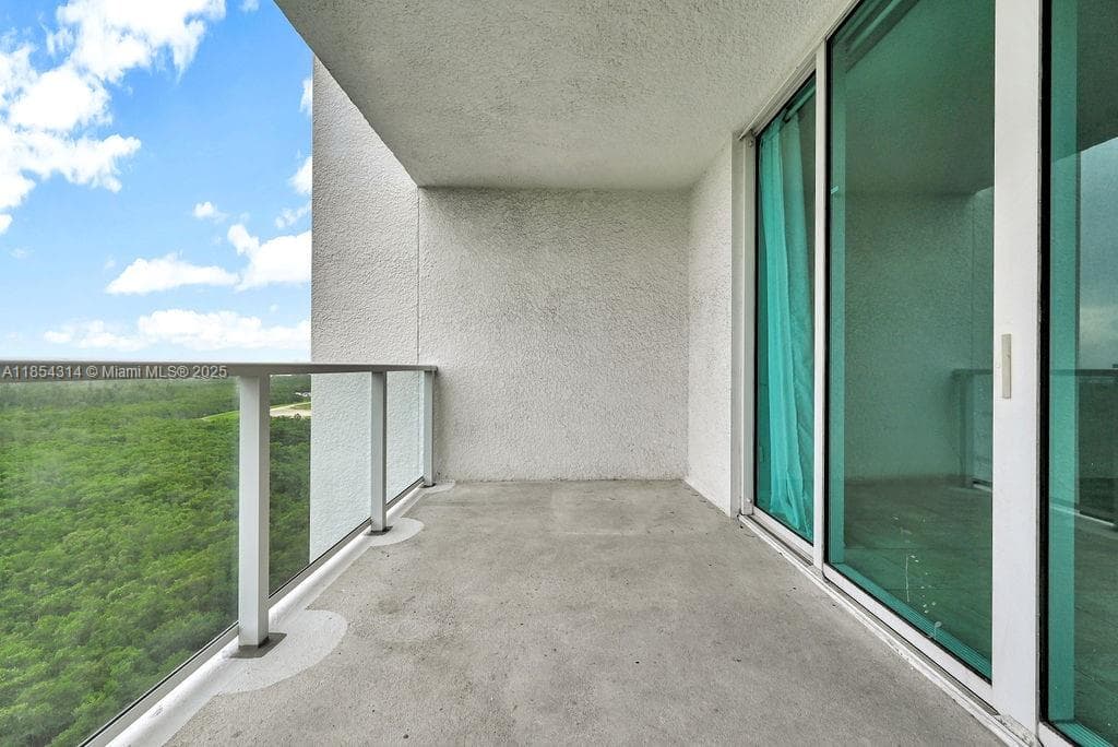 ONE FIFTY ONE AT BISCAYNE · #1605 in North Miami - Photo 21