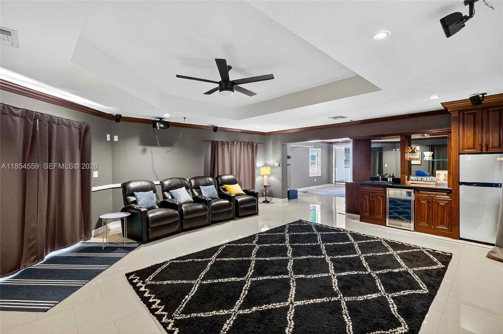 MOVIE ROOM