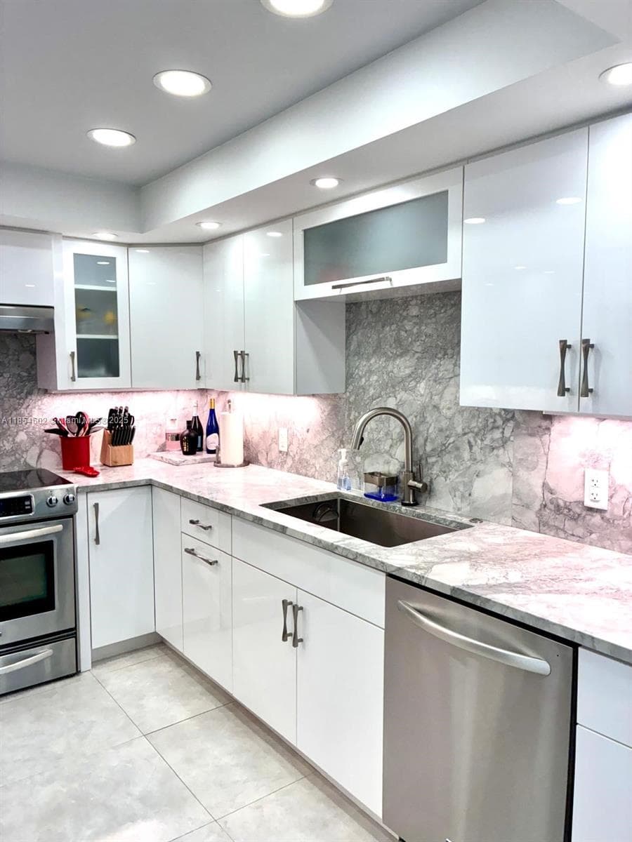 SILVER THATCH ATLANTIC PL · #404 in Pompano Beach - Photo 17