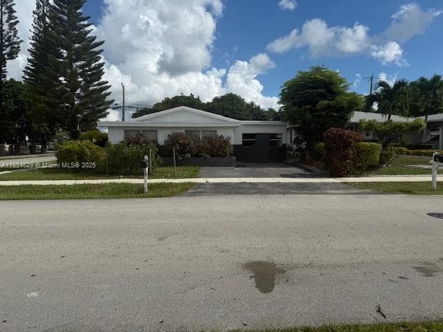 3025 NW 11TH ST photo 2
