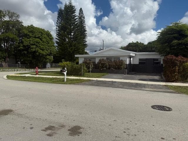3025 NW 11TH ST photo 1