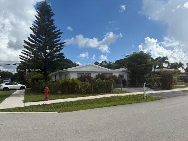 3025 NW 11TH ST photo 4