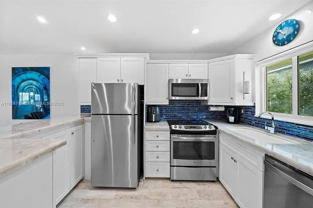 HILLSBORO IMPERIAL · #133 in Hillsboro Beach - Photo 3