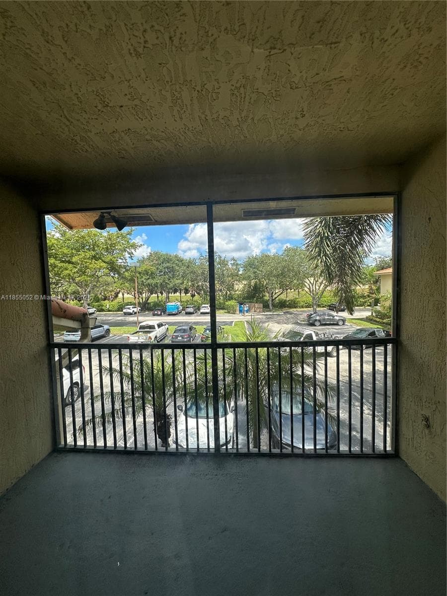 ROYAL POINCIANA · #1202 in Pompano Beach - Photo 7