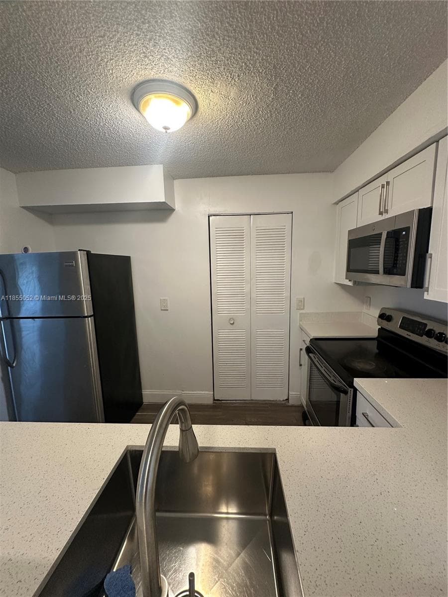 ROYAL POINCIANA · #1202 in Pompano Beach - Photo 3
