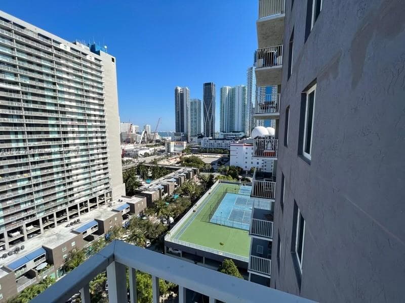 MADISON DOWNTOWN CONDO · #W-1908 in Miami - Photo 9