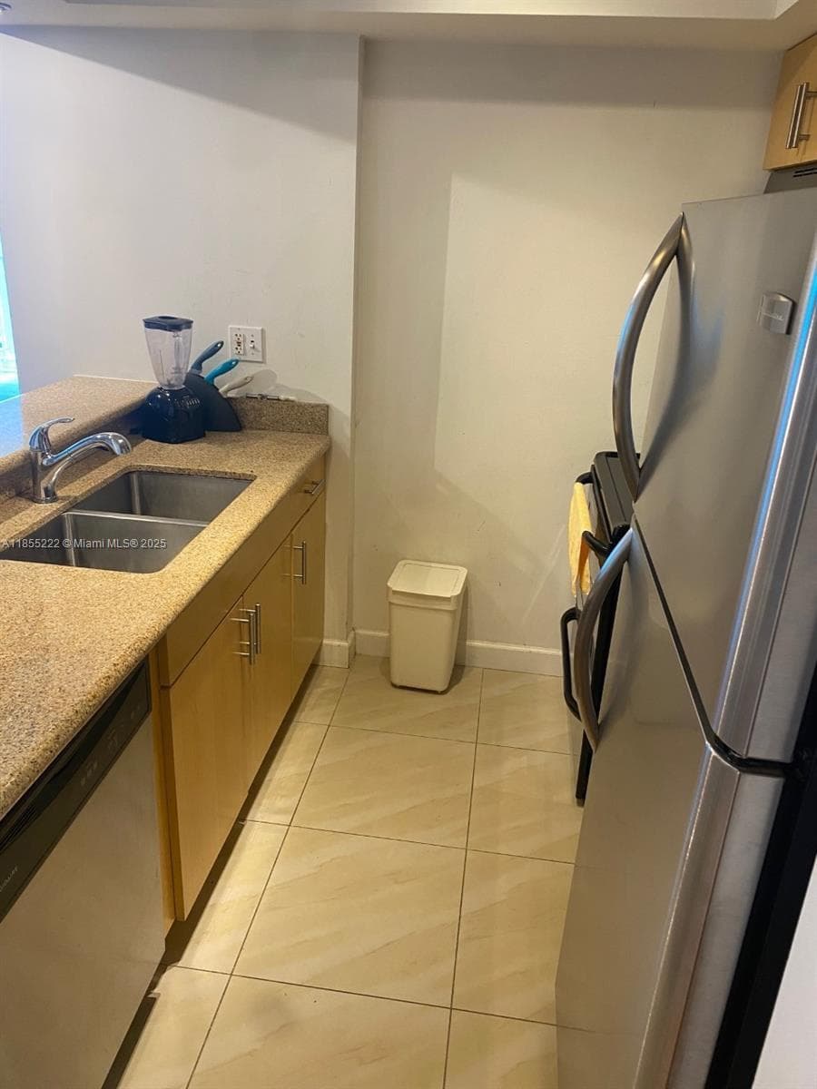 MADISON DOWNTOWN CONDO · #W-1908 in Miami - Photo 4