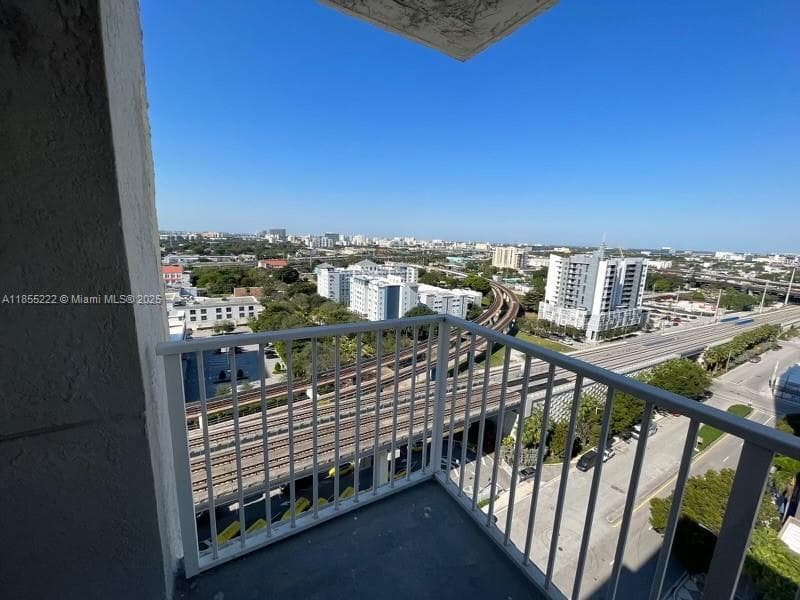 MADISON DOWNTOWN CONDO · #W-1908 in Miami - Photo 8