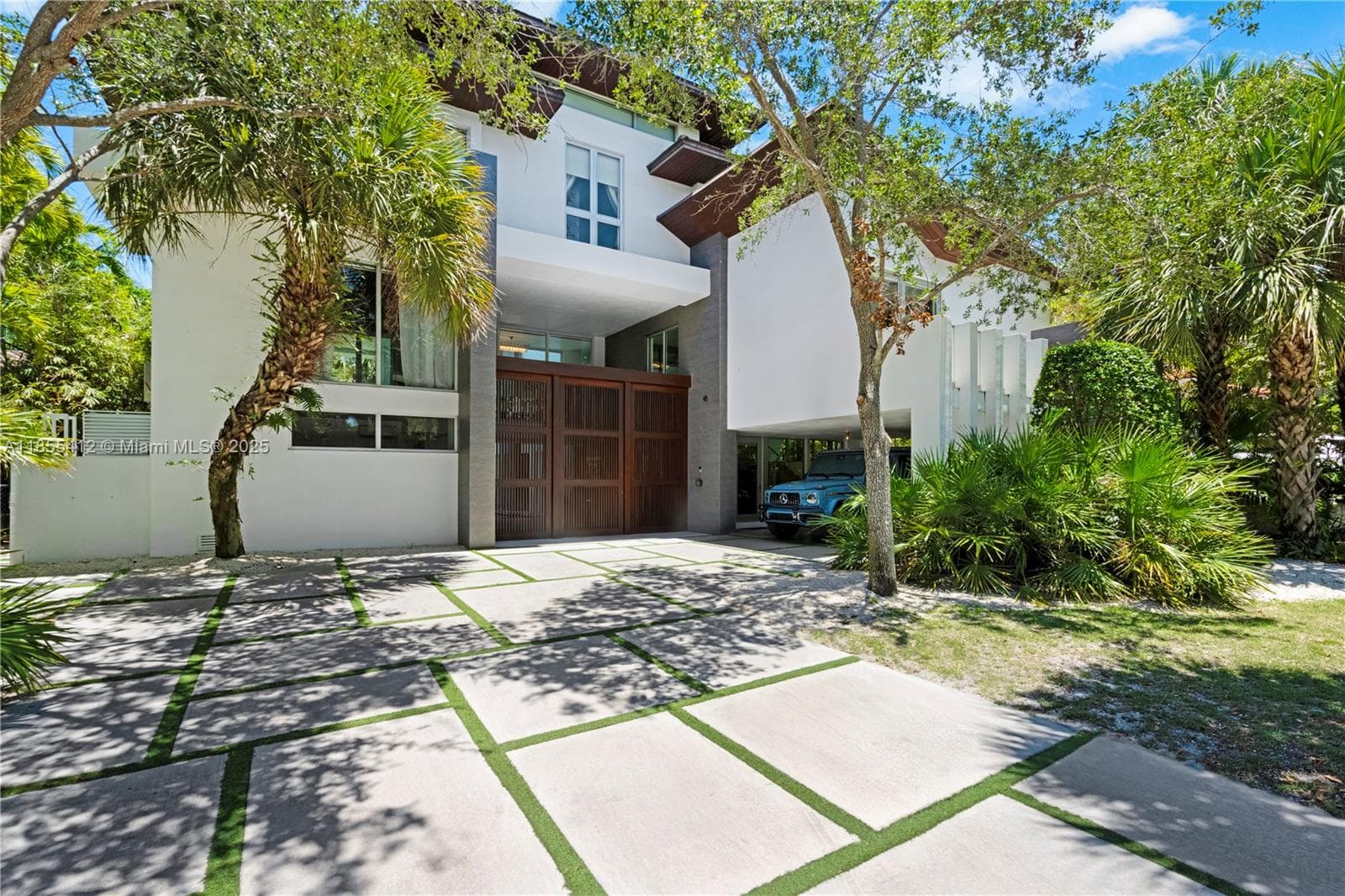 545 SABAL PALM photo 49