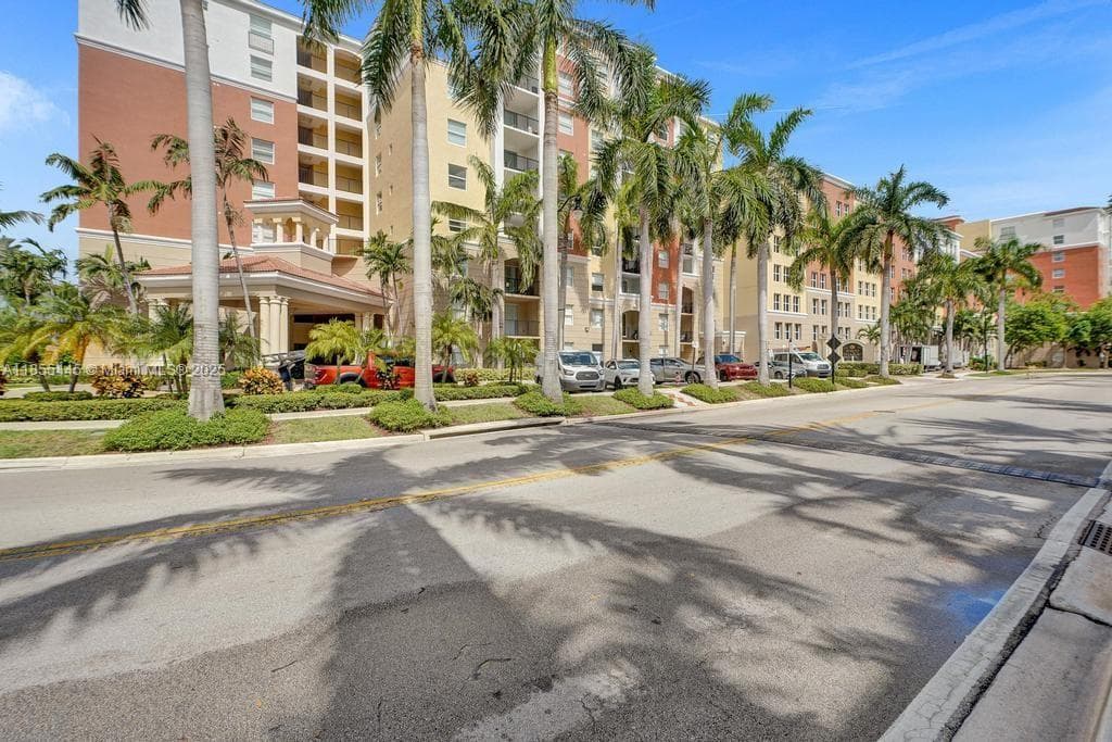 Porto Bellagio · #1511 in Sunny Isles Beach - Photo 20