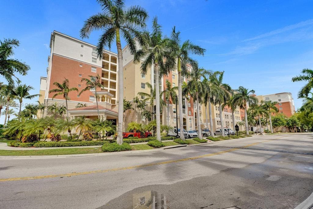 Porto Bellagio · #1511 in Sunny Isles Beach - Photo 24