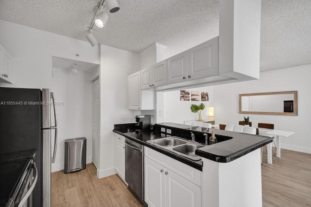 Porto Bellagio · #1511 in Sunny Isles Beach - Photo 10