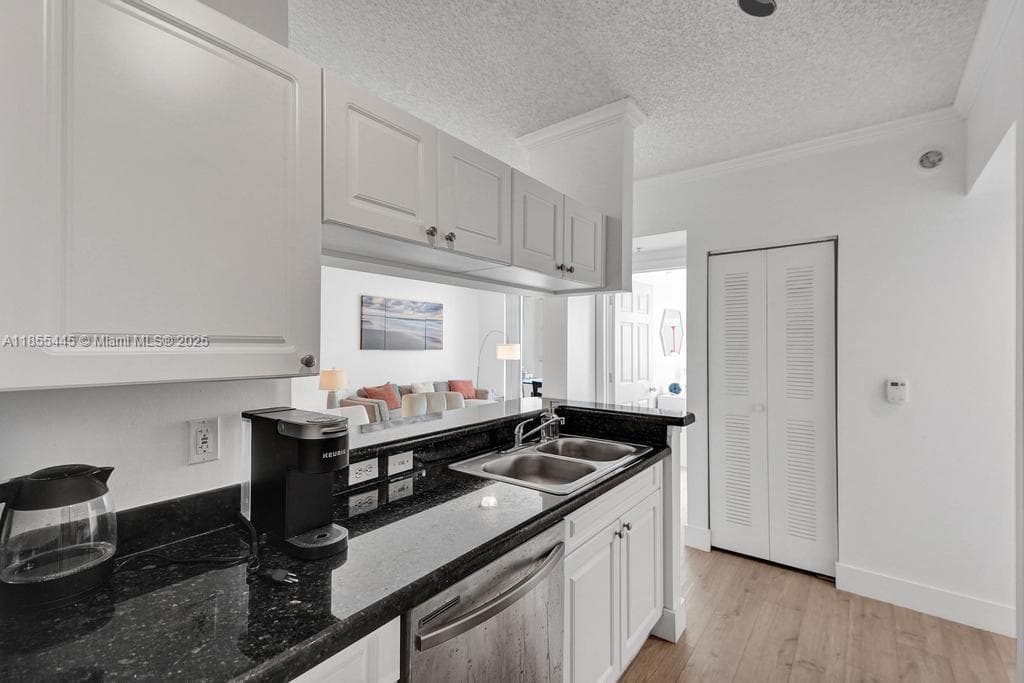 Porto Bellagio · #1511 in Sunny Isles Beach - Photo 59