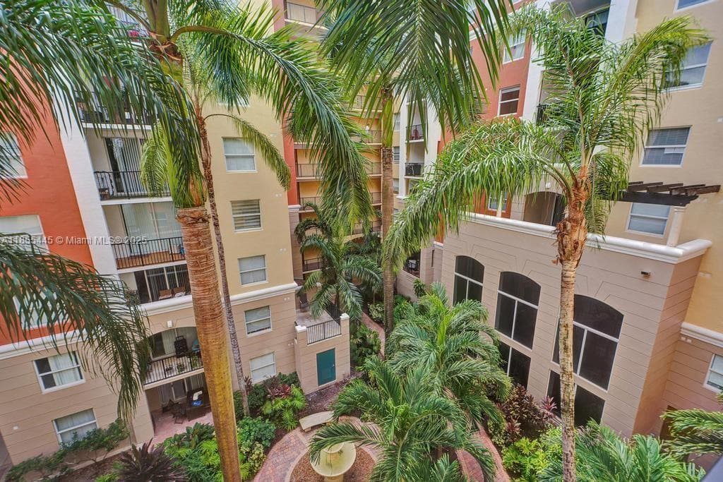 Porto Bellagio · #1511 in Sunny Isles Beach - Photo 44