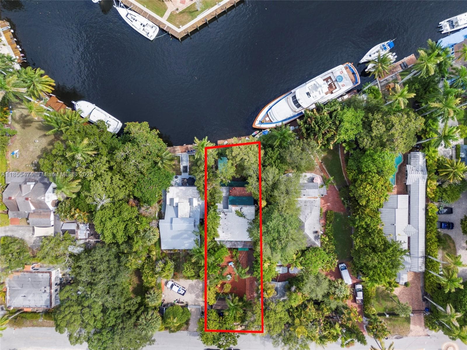 918 Tequesta St photo 3