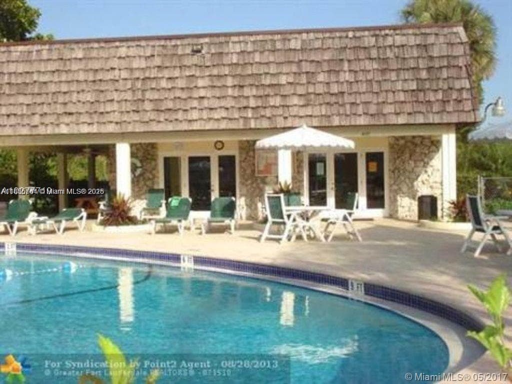 Oakland Shores · #D211 in Oakland Park - Photo 2