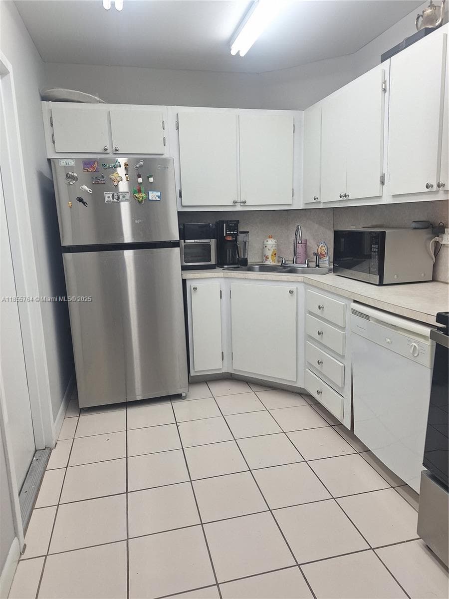 Oakland Shores · #D211 in Oakland Park - Photo 12