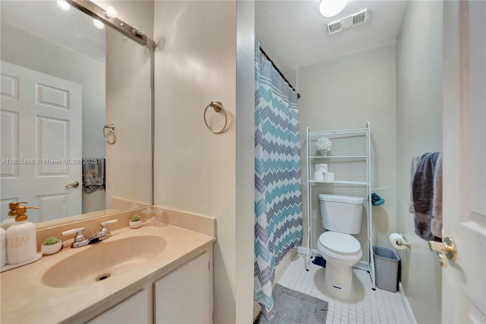MIRA LAGO · #203 in Oakland Park - Photo 16