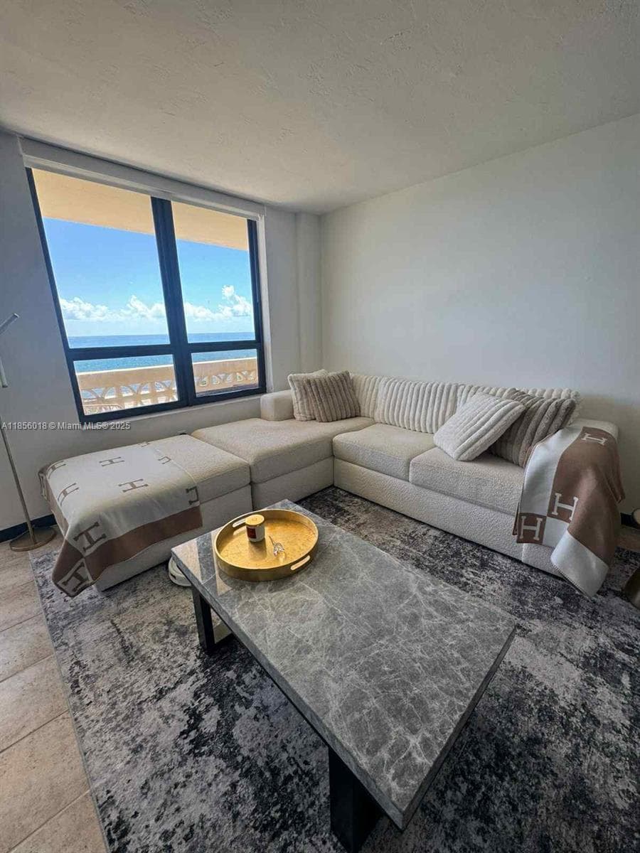 The Plaza of Bal Harbour · #818 in Bal Harbour - Photo 9