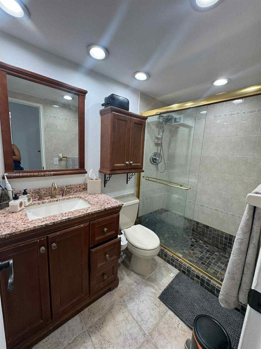 The Plaza of Bal Harbour · #818 in Bal Harbour - Photo 18