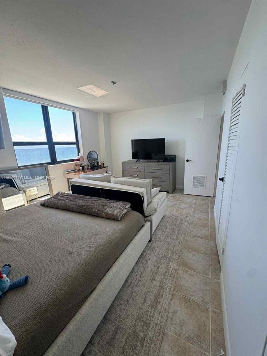The Plaza of Bal Harbour · #818 in Bal Harbour - Photo 15