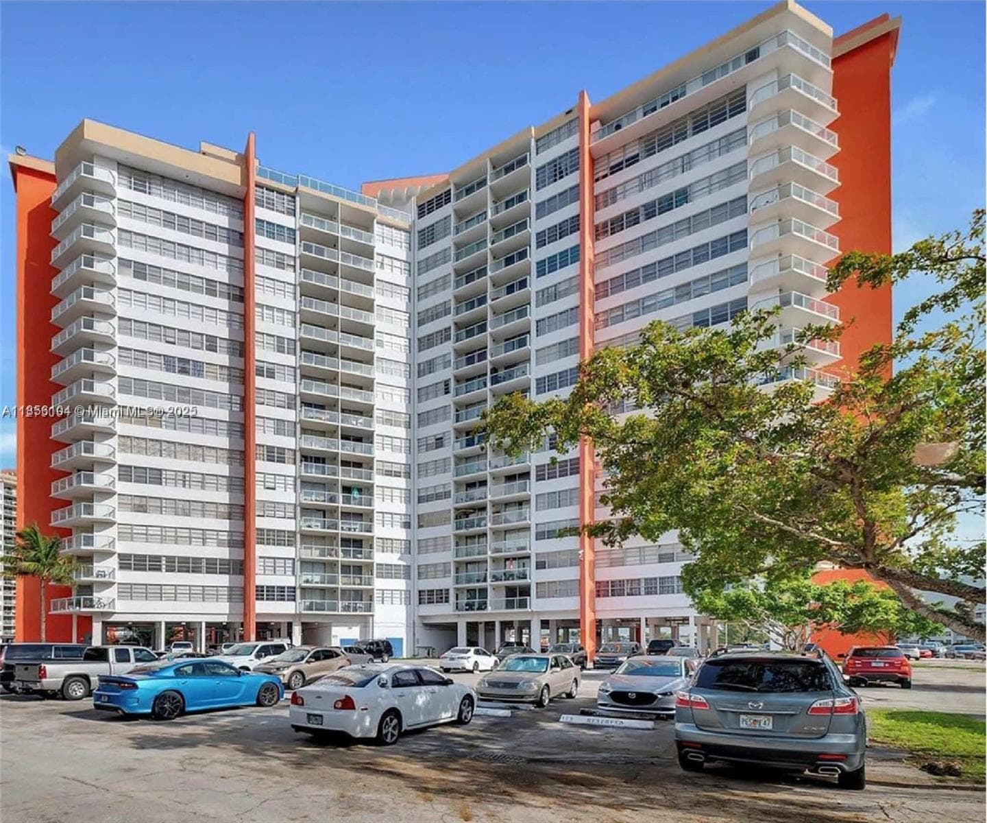 BUCKLEY TOWERS · #1601E in Miami - Photo 3