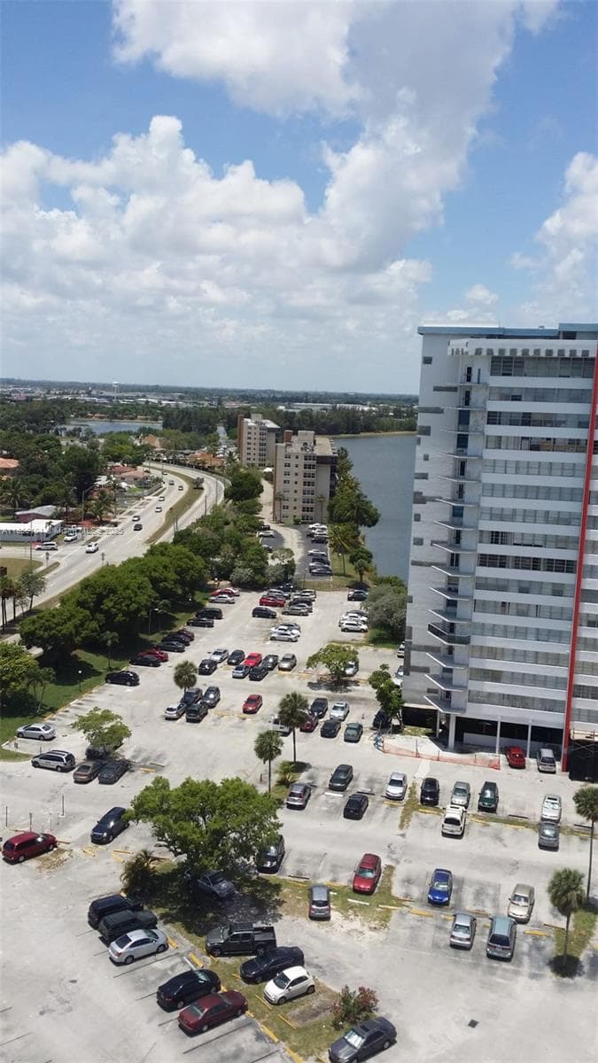 BUCKLEY TOWERS · #1601E in Miami - Photo 31