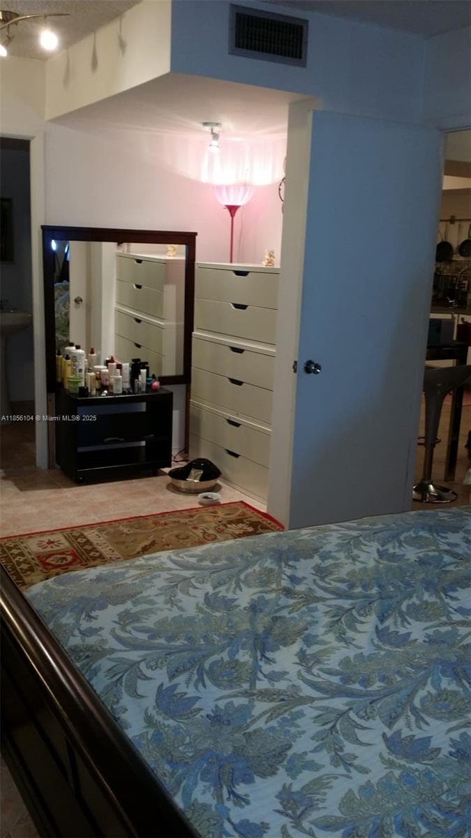 BUCKLEY TOWERS · #1601E in Miami - Photo 25