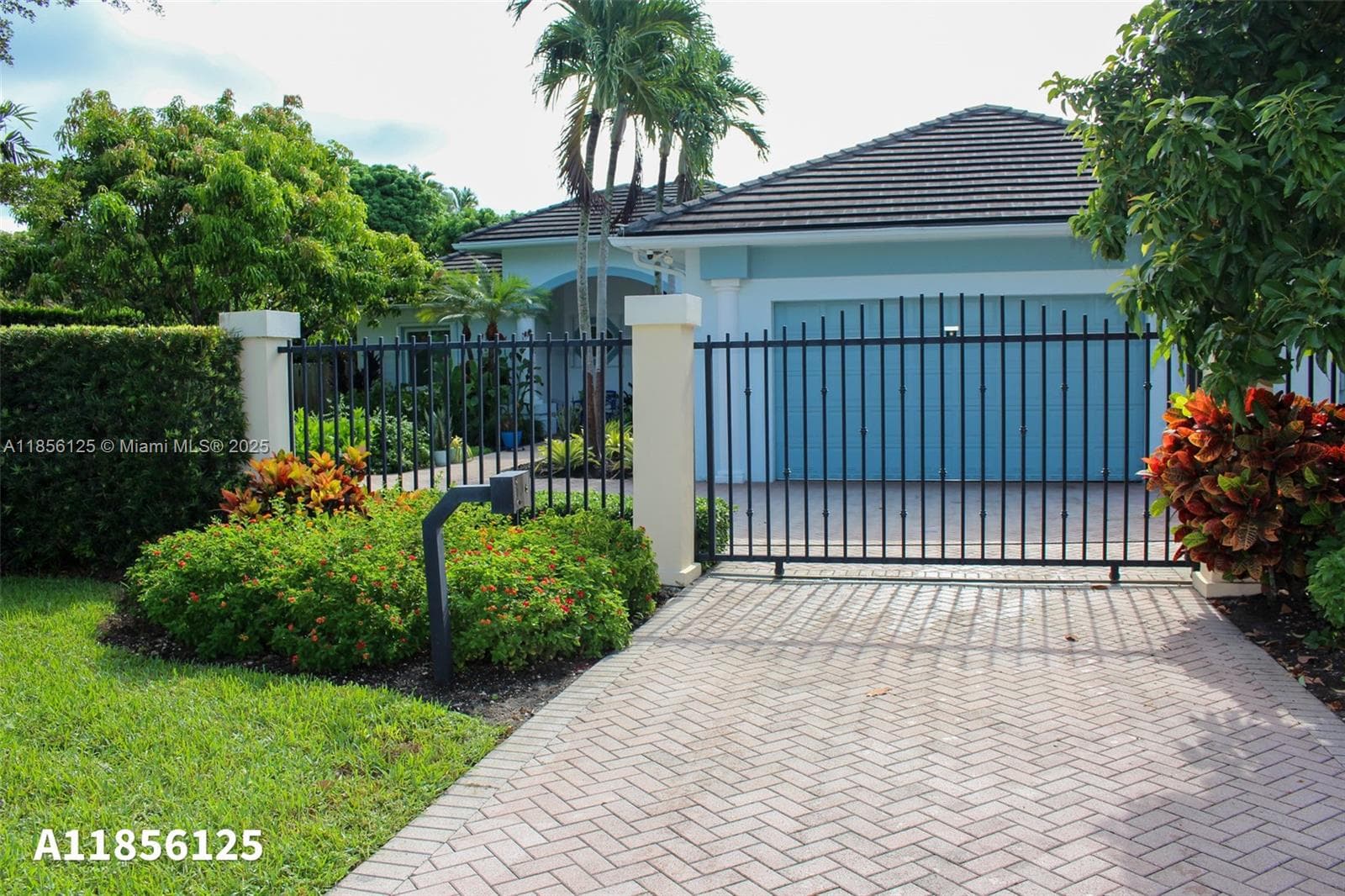 15255 SW 80th Ave photo 2