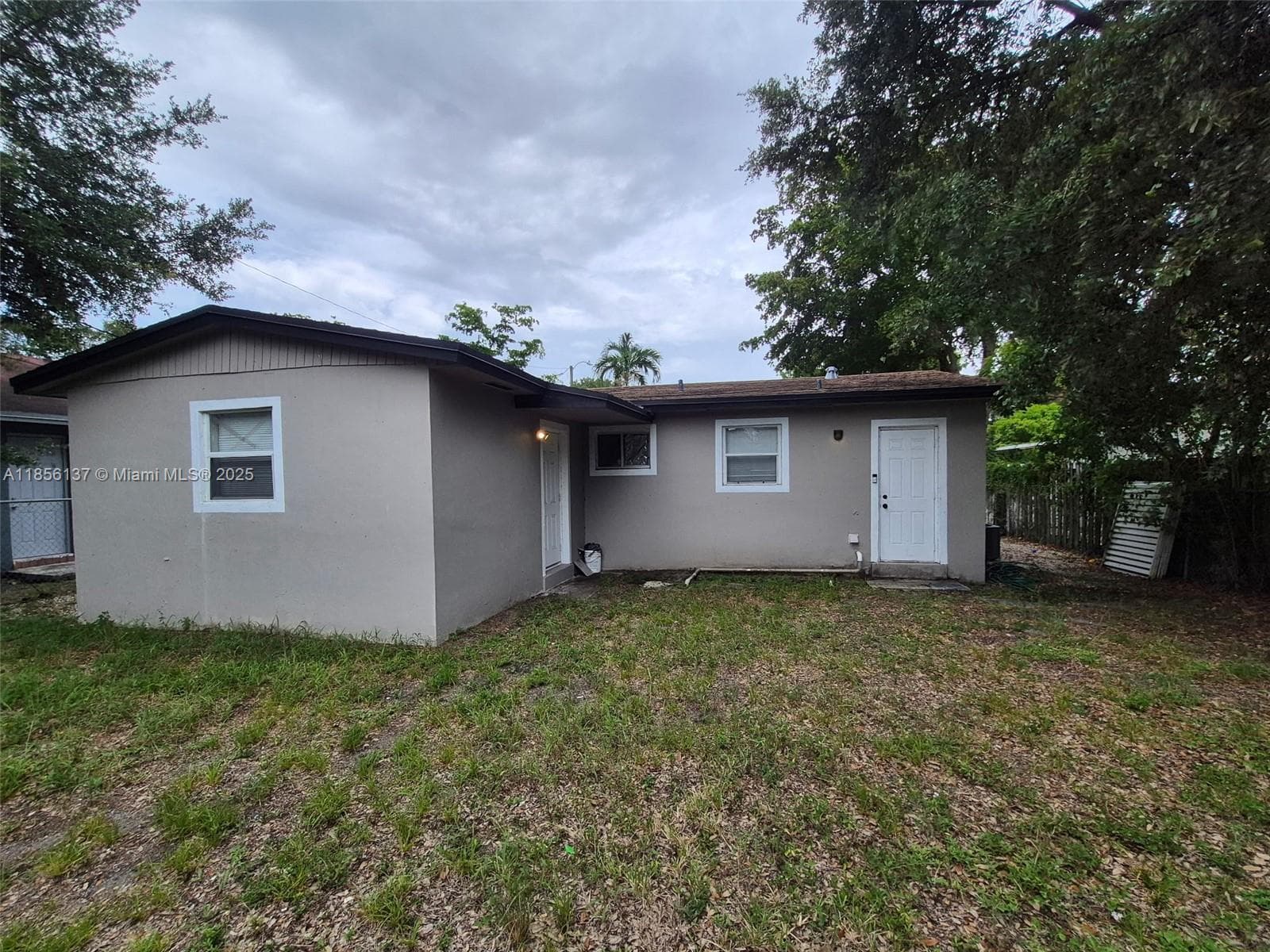 2831 NW 14th Ct photo 4