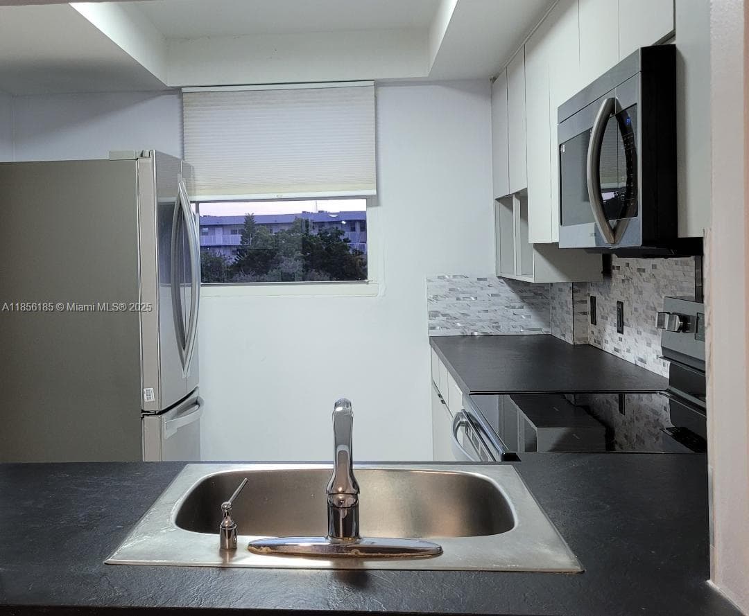 Royal Park Condominium · #3B in Oakland Park - Photo 11