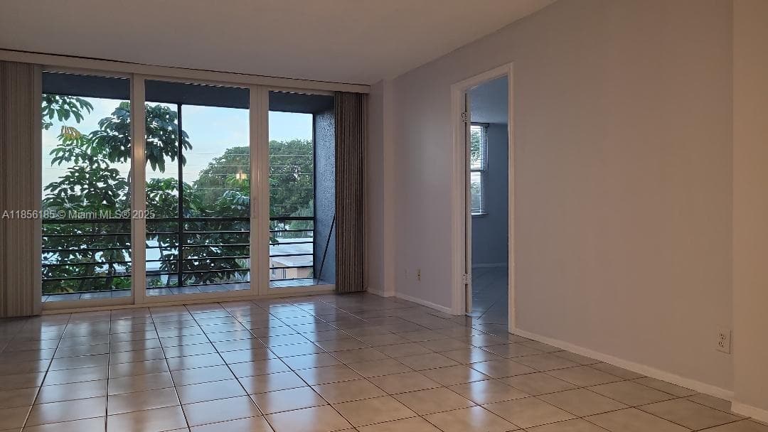 Royal Park Condominium · #3B in Oakland Park - Photo 4