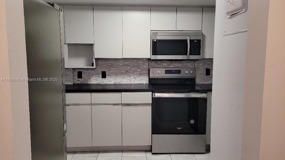 Royal Park Condominium · #3B in Oakland Park - Photo 8