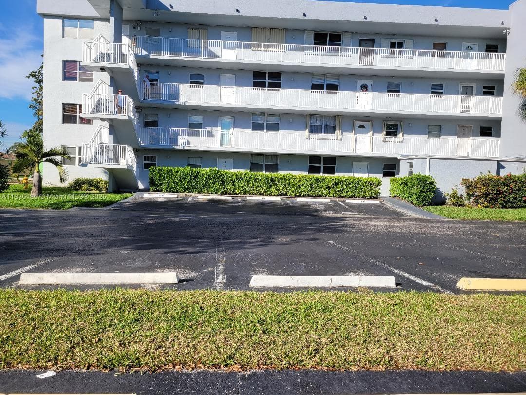Royal Park Condominium · #3B in Oakland Park - Photo 25