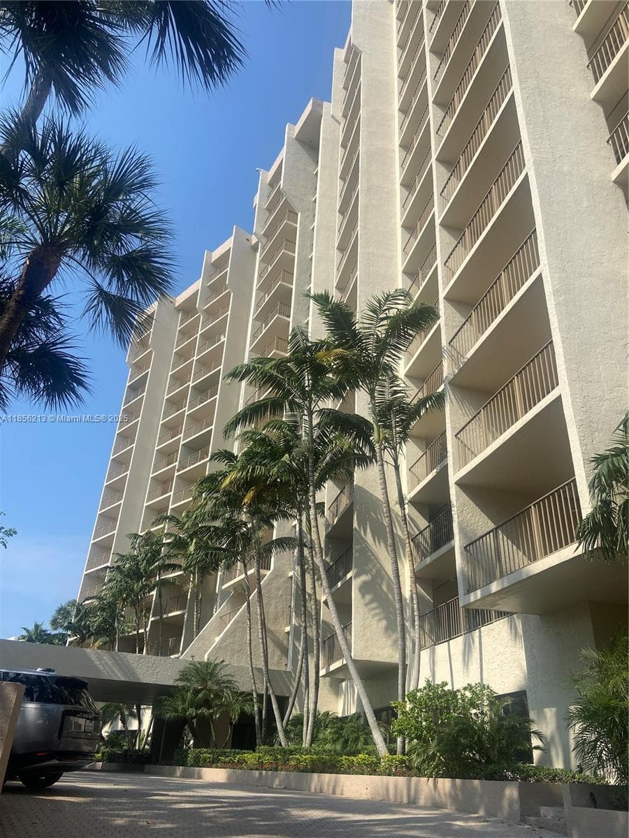 HAMPTON BEACH CLUB CONDO · #1503 in Lauderdale By The Sea - Photo 3