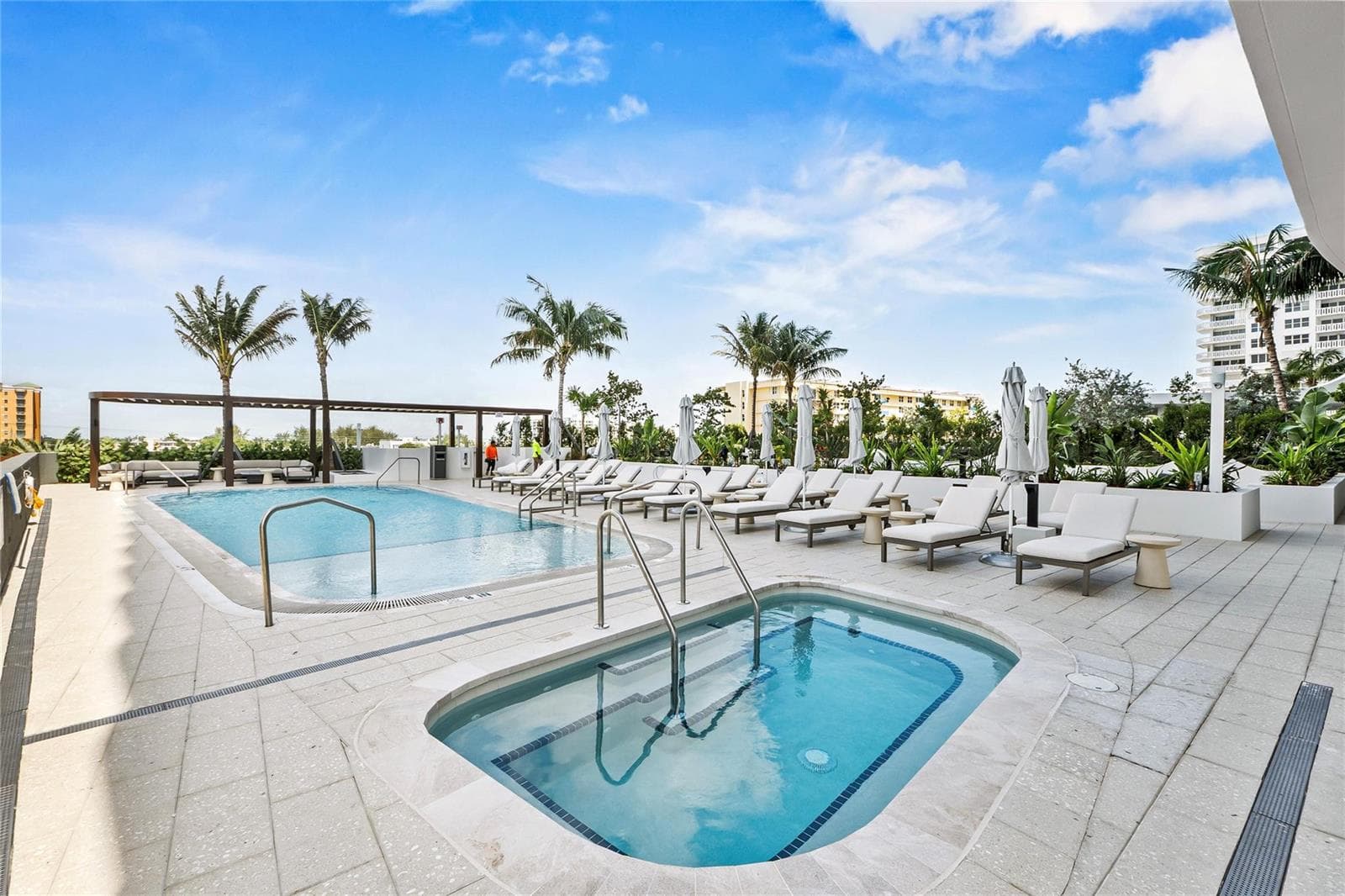 West Side Jacuzzi