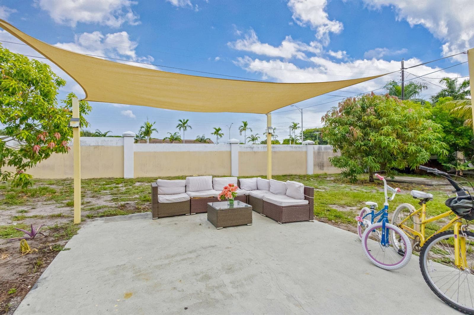1136 W 7th St Riviera Beach, FL 33404