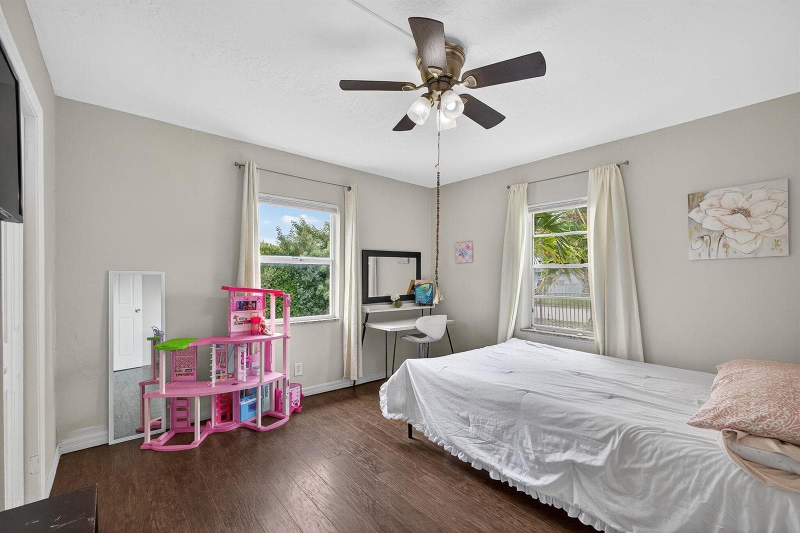 1136 W 7th St Riviera Beach, FL 33404