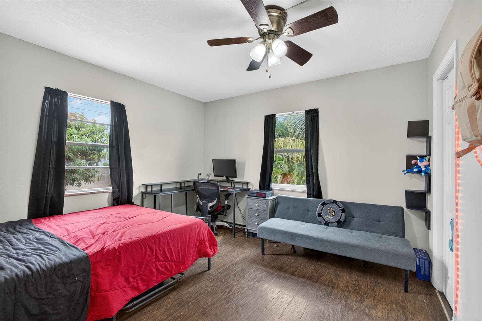 1136 W 7th St Riviera Beach, FL 33404