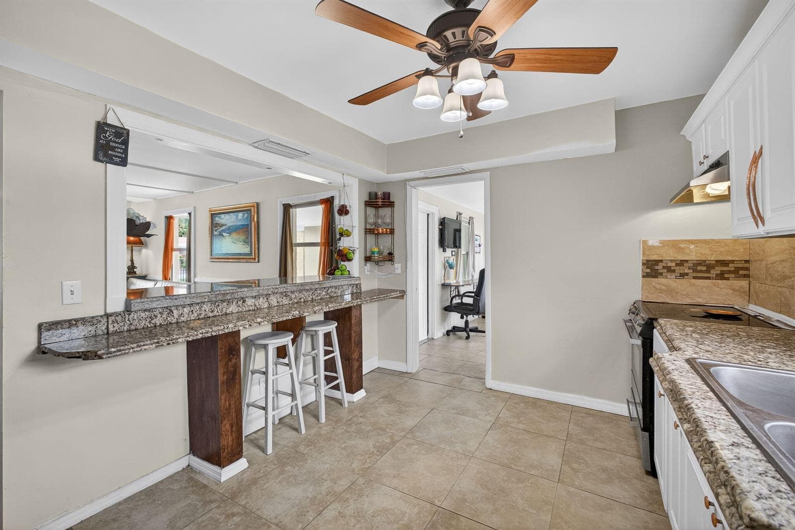1136 W 7th St Riviera Beach, FL 33404