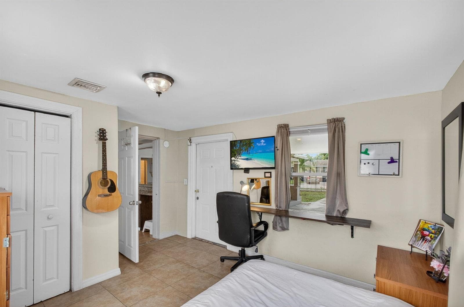 1136 W 7th St Riviera Beach, FL 33404