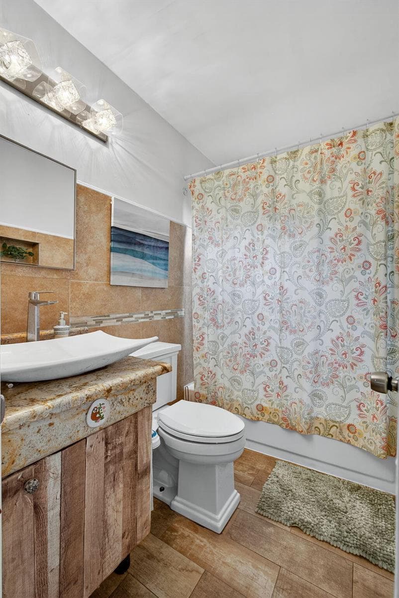 1136 W 7th St Riviera Beach, FL 33404