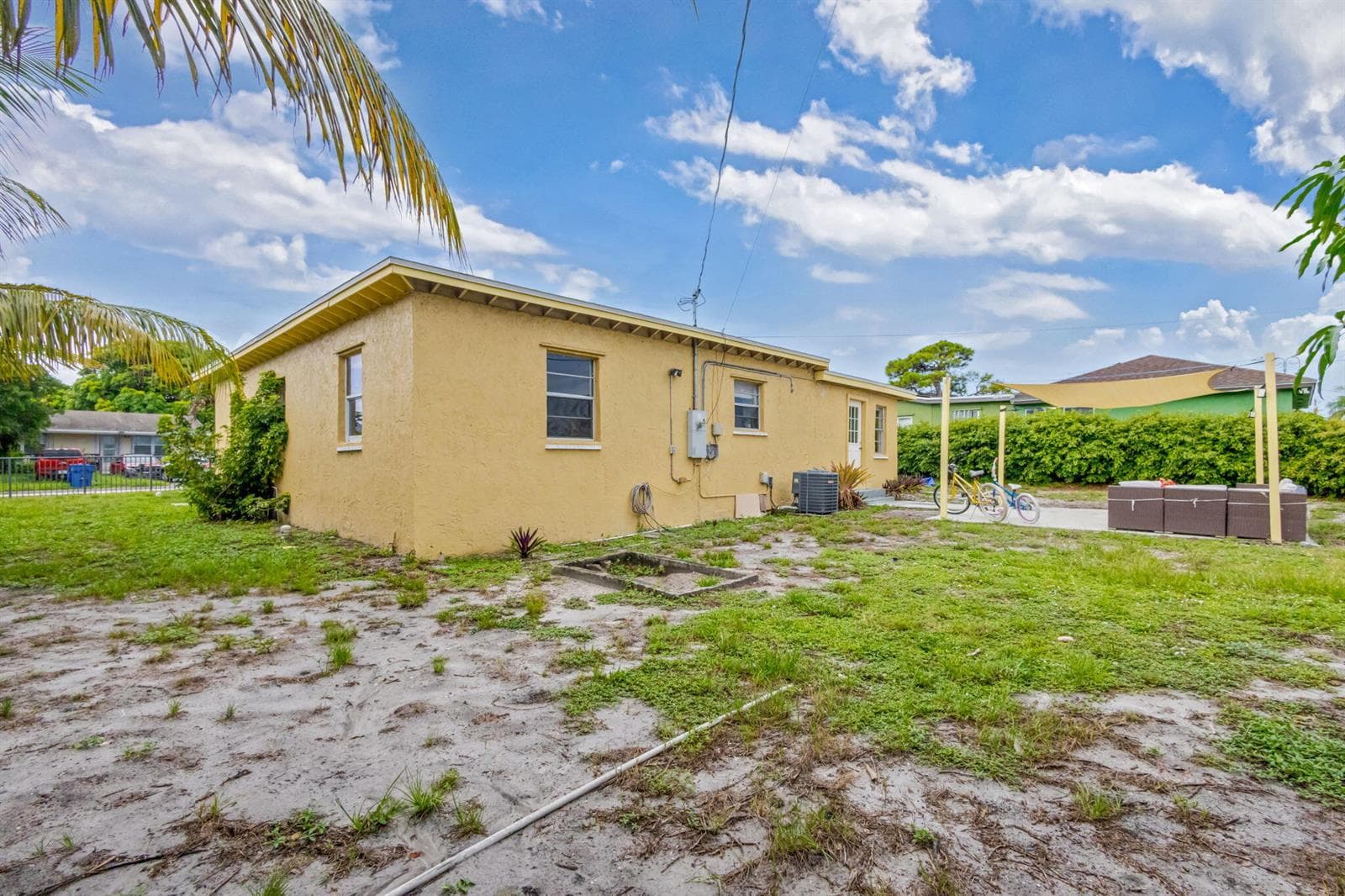 1136 W 7th St Riviera Beach, FL 33404